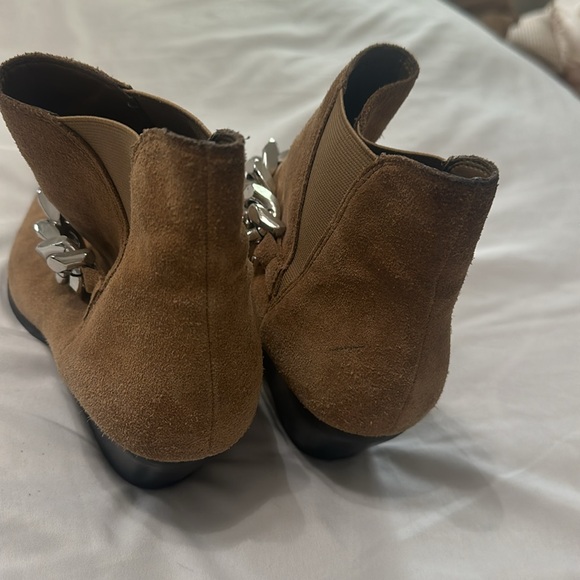 Marc Fisher camel suede chelsea booties with chunky silver chain - Picture 6 of 6